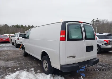 2011 Chevrolet Express 2500 Work Van from USA, damaged, VIN 1GCWGFCAXB1147260